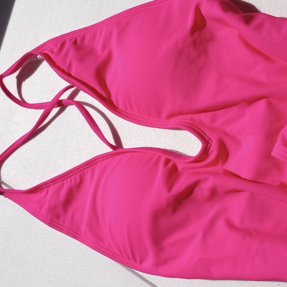 Women's sexy V-neck design one piece swimsuit, pool, beach and vacation - Picture 12 of 17